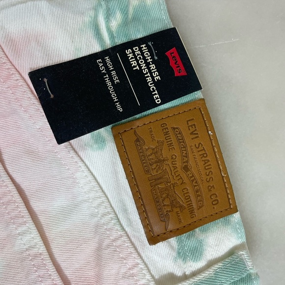 NWT Levi’s Tie Dye Deconstructed Denim Skirt White Gorgeous Young Blood - Picture 3 of 7